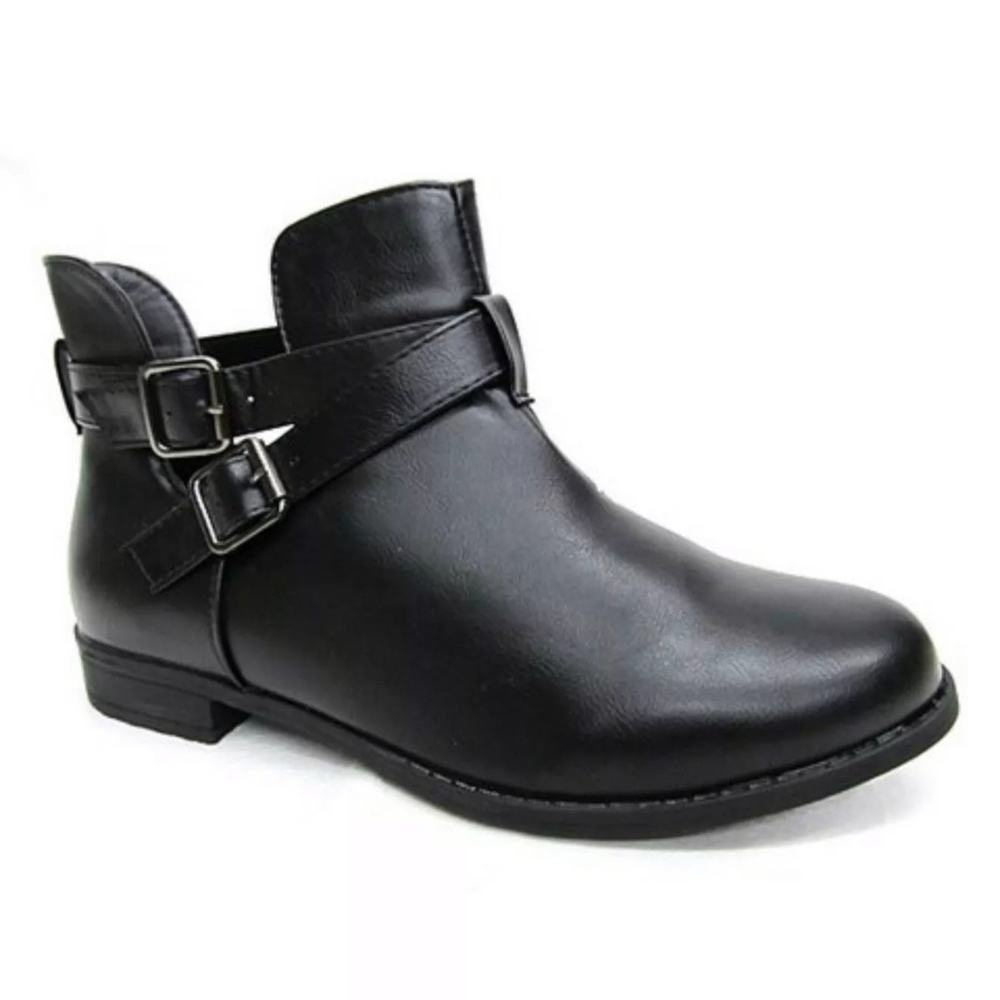 NIB Black Faux Leather Ankle Boots Criss Cross Buckle Straps Open Ankle sz 5.5